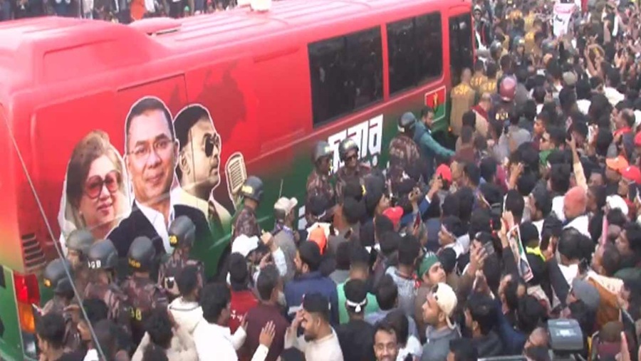 মাকে দেখতে এভারকেয়ার যাচ্ছেন তারেক রহমান