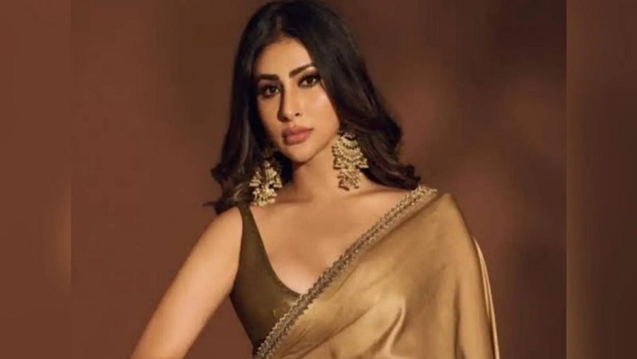 অভিনেত্রী মৌনী রায় শারীরিক হেনস্তার শিকার
