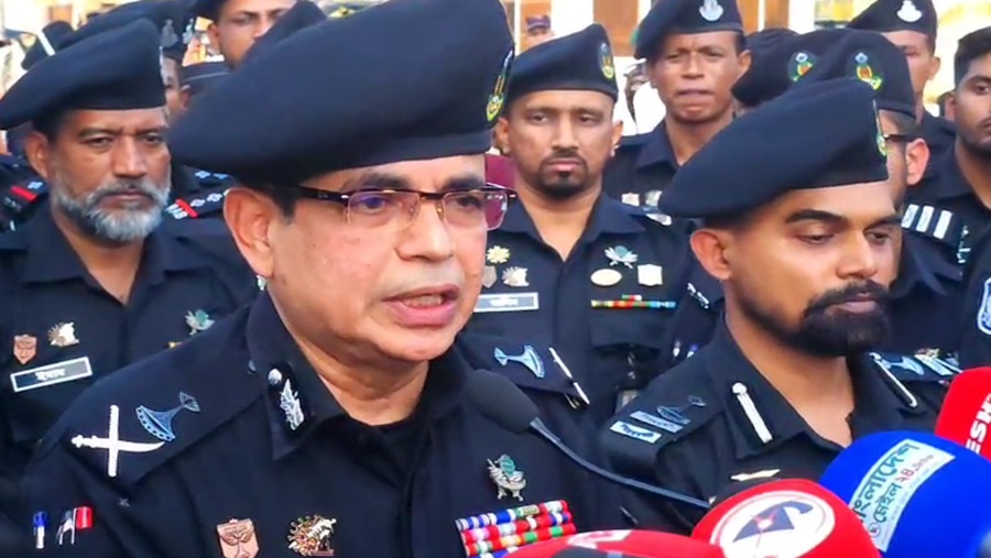 জঙ্গল সলিমপুরে অবৈধ আস্তানা গুঁড়িয়ে সন্ত্রাসীদের নির্মূল করা হবে