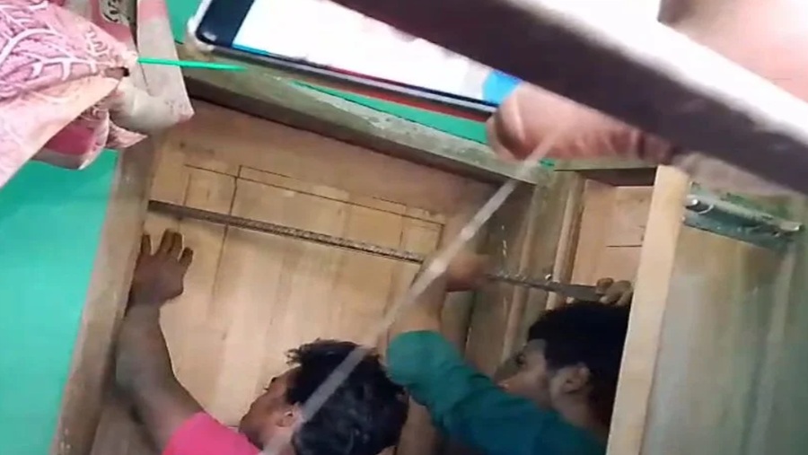 কক্সবাজার শহরের একটি বাসা থেকে যুবকের মরদেহ উদ্ধার