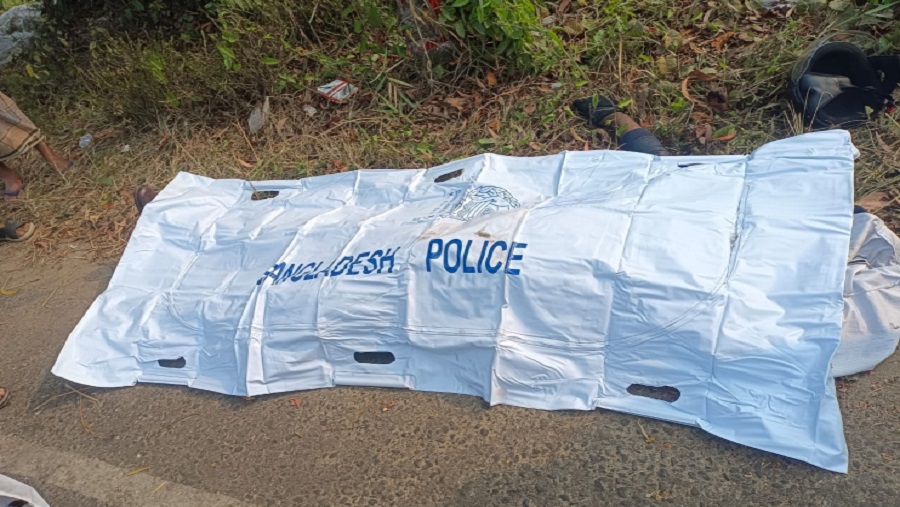 বাসের ধাক্কায় মোটরসাইকেল আরোহী নৌবাহিনী সদস্য নিহত