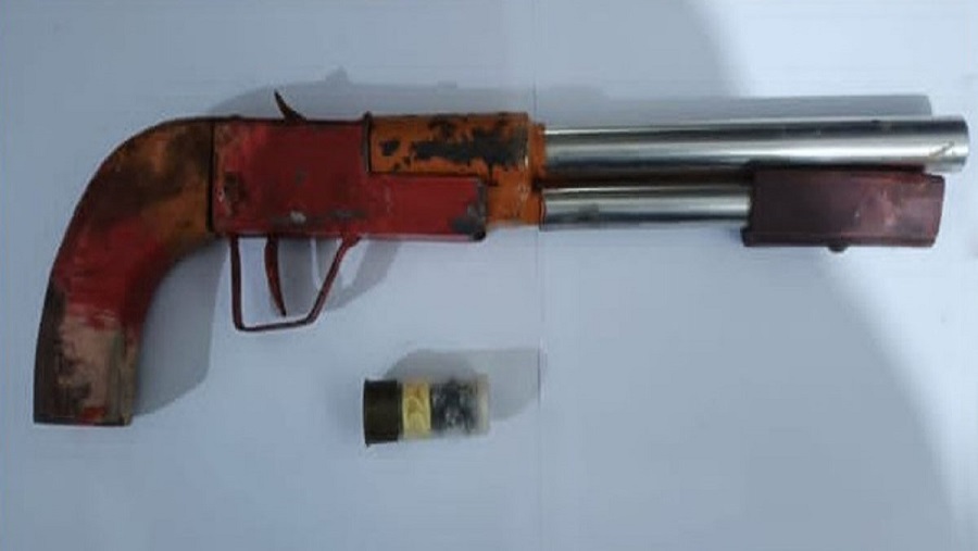 রাউজানে পরিত্যক্ত দেশি পাইপগান ও কার্তুজ উদ্ধার