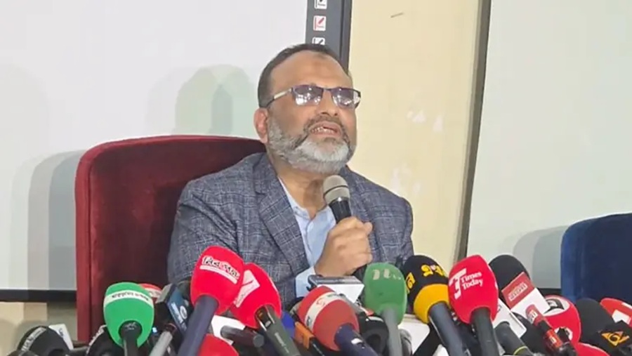 দায়িত্ব থেকে সরে যেতে চাই ঢাবি উপাচার্য