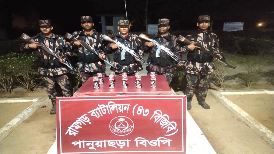 ফটিকছড়ি সীমান্তে বিয়ার উদ্ধার করল বিজিবি