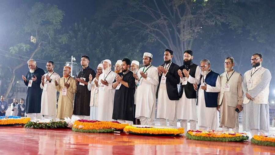 জোট নেতাদের নিয়ে প্রথমবার শহীদ মিনারে শ্রদ্ধা জানালেন জামায়াত আমির