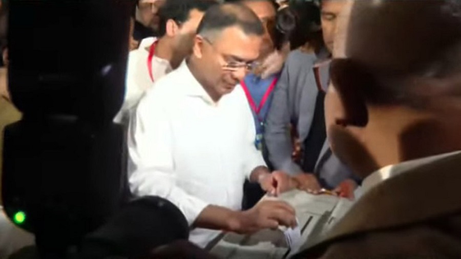 ভোট দিলেন তারেক রহমান