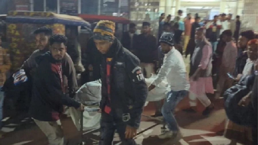 দাঁড়িয়ে থাকা ট্রলির নিচে ঢুকে পড়ল বাইক, ৩ বন্ধুর মৃত্যু