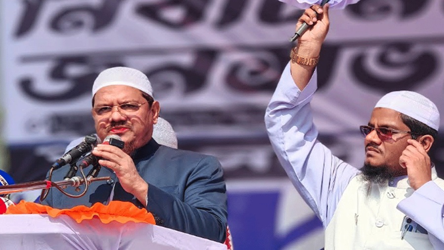 দাঁড়িপাল্লার এক পাল্লায় আমেরিকা, অন্য পাল্লায় ভারত