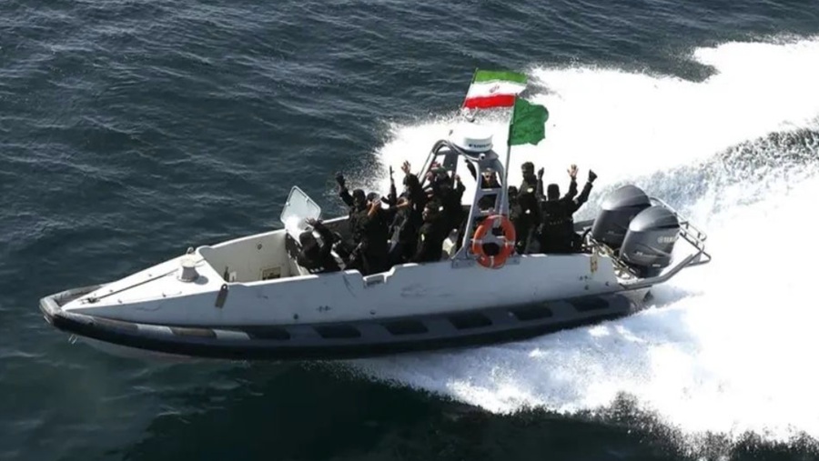 মার্কিন তেলবাহী জাহাজকে ধাওয়া করলো ইরান