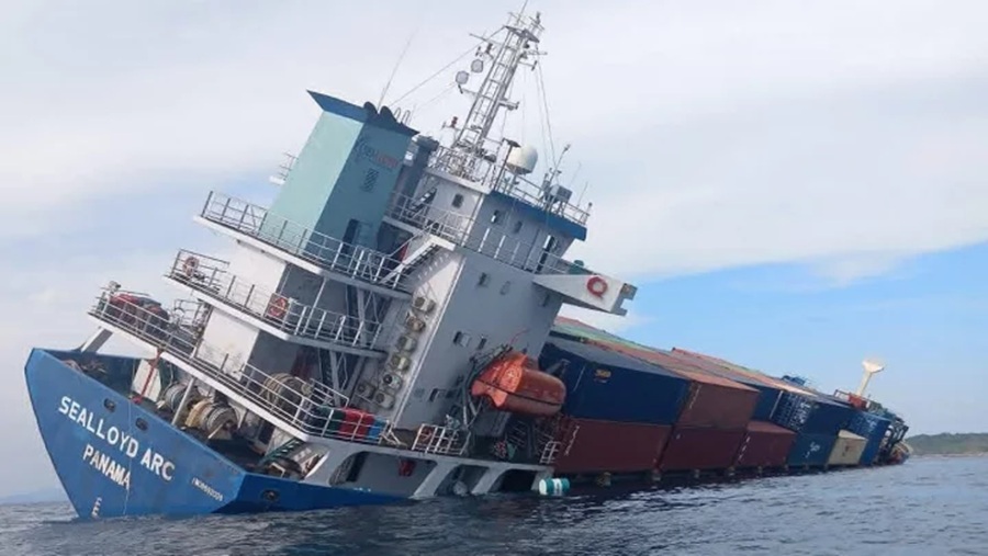চট্টগ্রাম বন্দরে আসার পথে থাইল্যান্ড উপকূলে ডুবেছে পণ্যবাহী জাহাজ