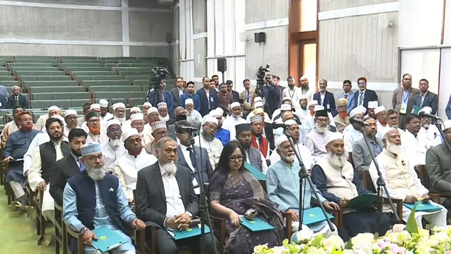 শপথ নিলেন ১১ দলীয় জোট ও স্বতন্ত্র সংসদ সদস্যরা