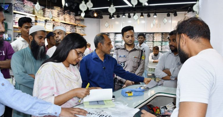 আগ্রাবাদে জেন্টেল পার্ক ও শৈল্পিকসহ ৪ প্রতিষ্ঠান গুণলো জরিমানা