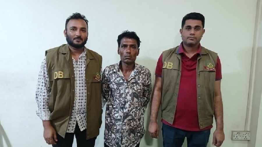 অক্সিজেন মোড়ে ছিনতাই চেষ্টাকালে সন্ত্রাসী টেম্পুর ভাই খোকন গ্রেপ্তার