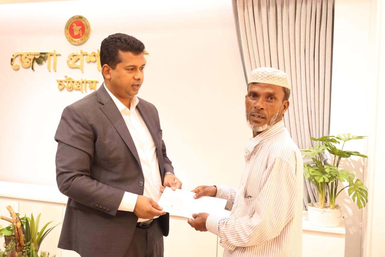 মানবিক রাষ্ট্র গঠনে ক্লান্তিহীন ডিসি জাহিদুল ইসলাম