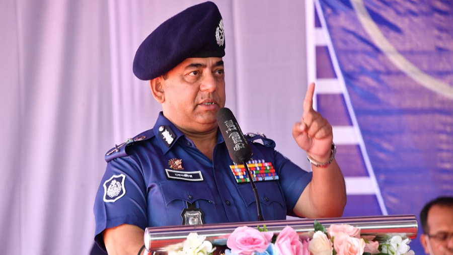 সাবেক আইজিপি বেনজীরের বিরুদ্ধে গ্রেপ্তারি পরোয়ানা