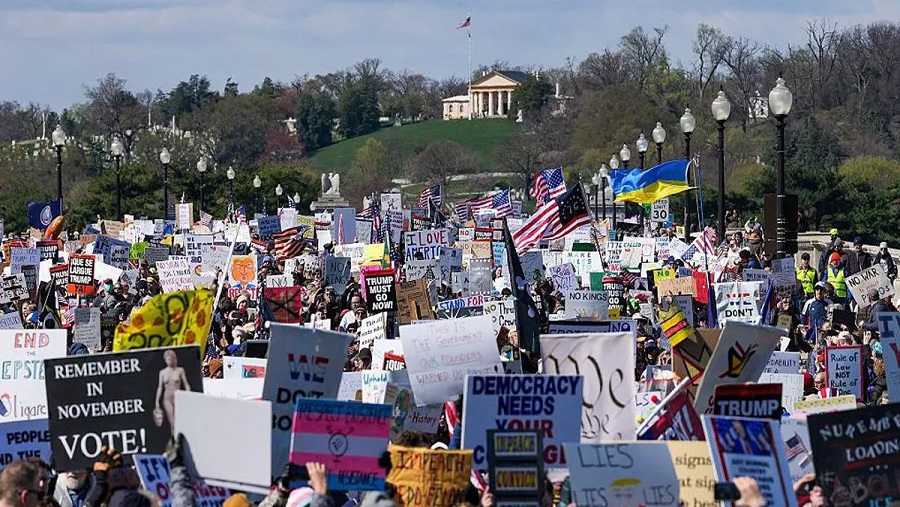 ট্রাম্পবিরোধী ‘নো কিংস’ সমাবেশ; যুক্তরাষ্ট্রজুড়ে