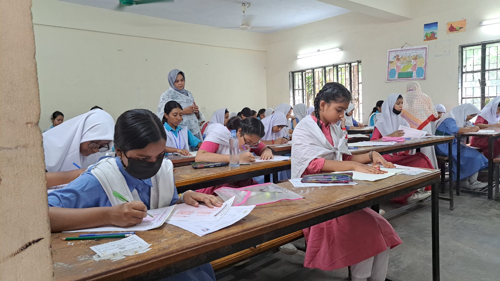 এসএসসি পরীক্ষা শুরু: পরীক্ষার্থী কমেছে পৌঁনে এক লাখ,মানতে হবে নির্দেশনা