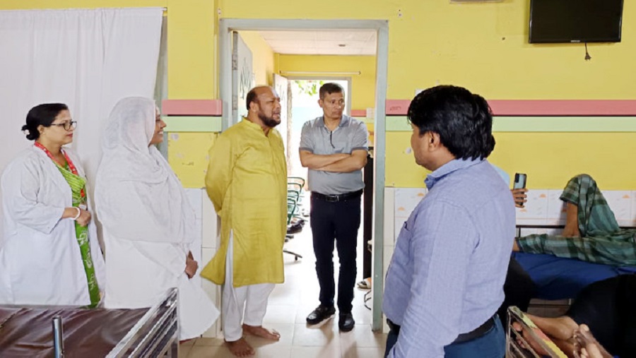 জেমিসন রেড ক্রিসেন্ট মাতৃসদন হাসপাতালে রোগীসেবার খোঁজ নিলেন আসিফ চৌধুরী