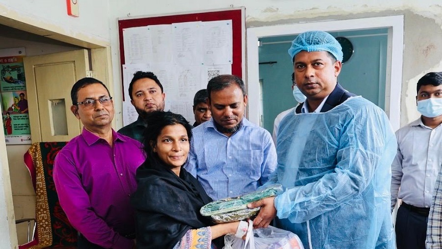 কন্যা সন্তান ফেলে পলাতক স্বামী, পাশে মানবিক ডিসি জাহিদ