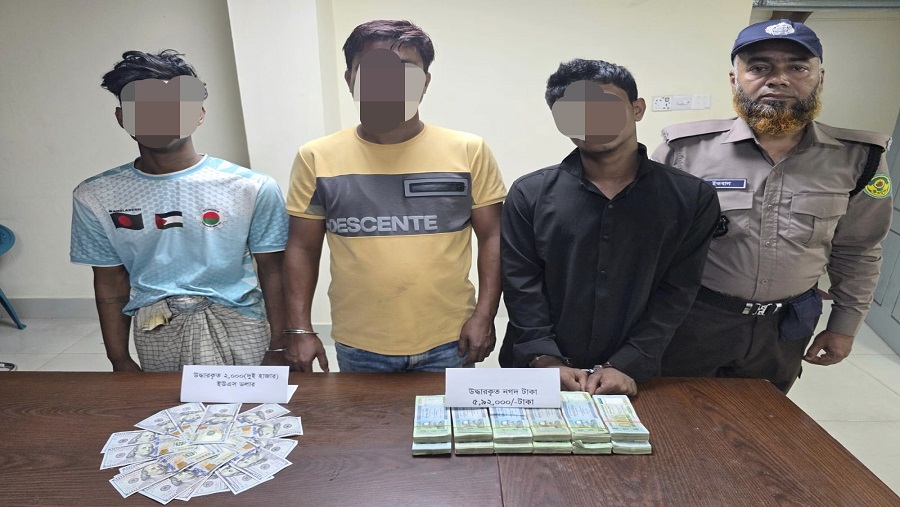 চট্টগ্রামে অফিস থেকে দেড় কোটি টাকা চুরি, গ্রেপ্তার চার