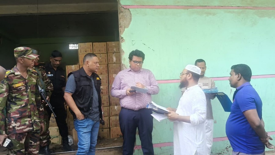 চট্টগ্রামে অনিয়মে ভোজ্যতেল মজুদ, যৌথ অভিযানে জরিমানা