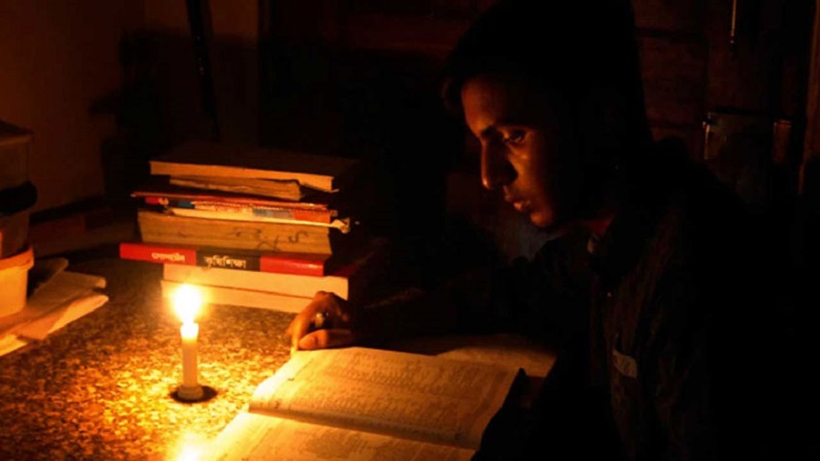 বিদ্যুৎ সংকটে চট্টগ্রাম: অন্ধকারে নগর-গ্রাম, চরম ভোগান্তিতে মানুষ