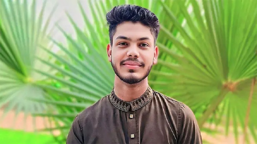 মিরসরাইয়ে চার গাড়ির সংঘর্ষ: স্টিলের বান্ডেলে পথচারী নিহত-আহত ৩