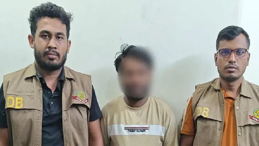 পিকআপে সিলিন্ডারের ভেতরে লুকানো ছিল ১৪৫০০ পিস ইয়াবা