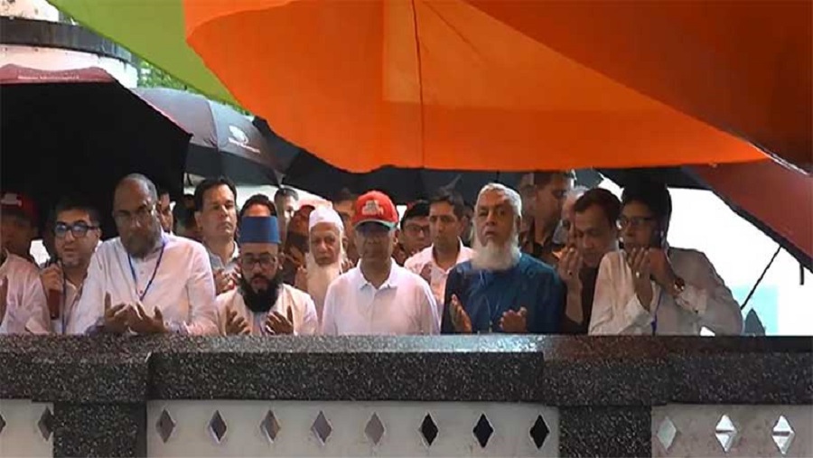 হযরত শাহজালাল (রহ.)-এর মাজার জিয়ারত করলেন প্রধানমন্ত্রী