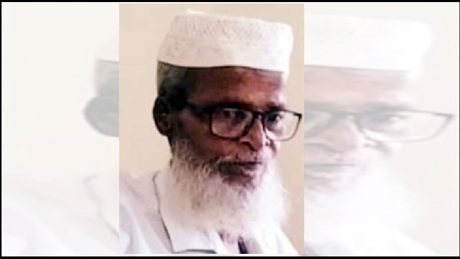 রাউজানে দাফনের আগে চাঞ্চল্য: কাফনের কাপড়ে রক্ত, উঠল মৃত্যুর কারণ নিয়ে প্রশ্ন
