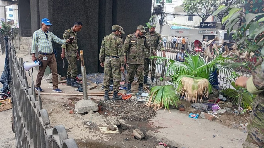 ওয়াসা মোড়-বহদ্দারহাট ফ্লাইওভারের নিচে অবৈধ বাসস্থান উচ্ছেদ