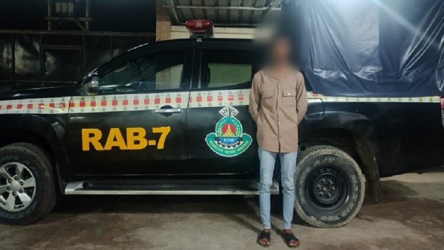গোপন সংবাদের ভিত্তিতে রাউজান থেকে গ্রেপ্তার রায়হান