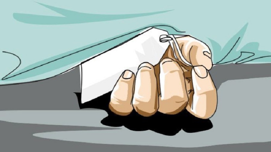 ১৪ ঘণ্টার ব্যবধানে দুই রহস্যময় মৃত্যু: একজন গৃহবধূ, একজন জেলে!